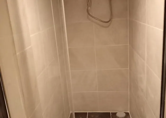 Lower Cheltenham Place * Бристоль