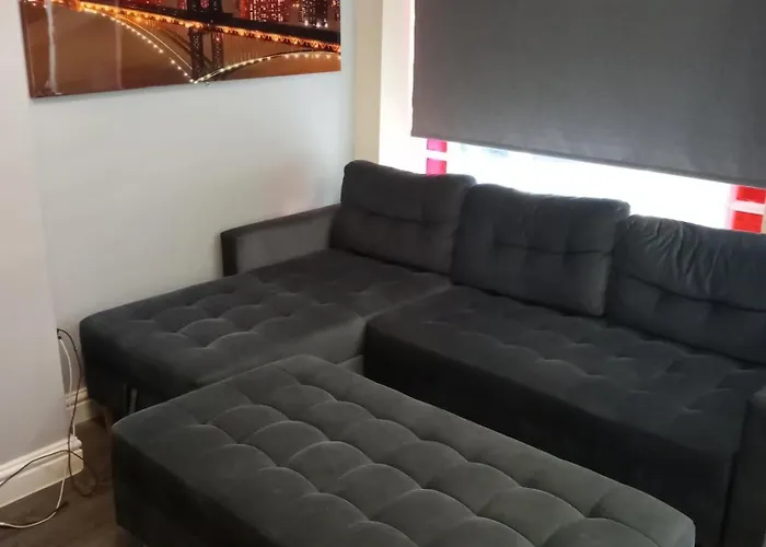 Апартаменти Lower Cheltenham Place Бристоль