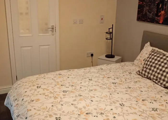 Апартаменти Lower Cheltenham Place Бристоль