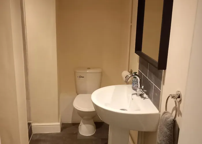 Апартаменти Lower Cheltenham Place Бристоль